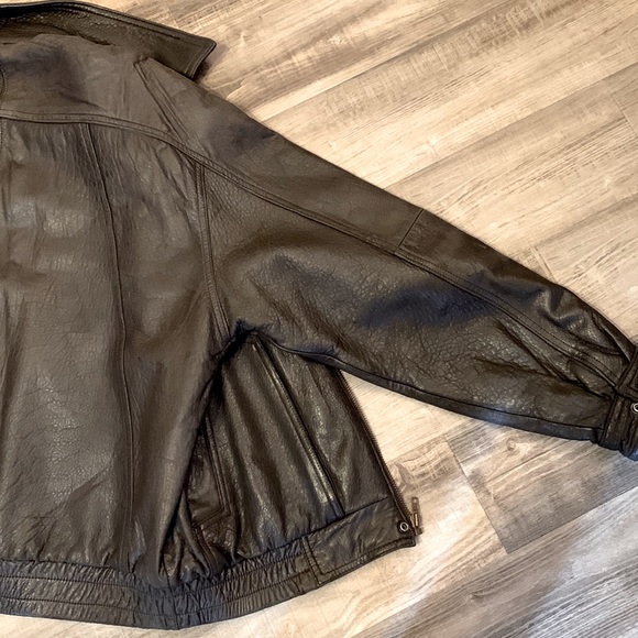 Vintage mens Greg Bell leather bomber jacket - Picture 9 of 11